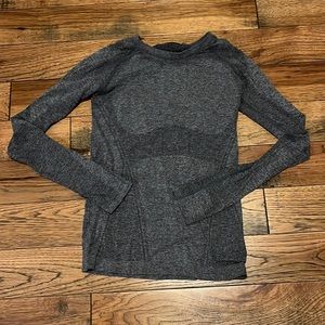 Athleta long sleeve top size XS
